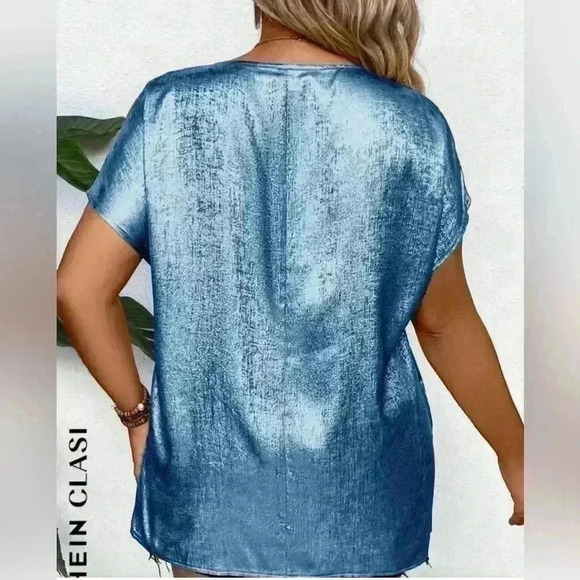 SHEIN Batwing Sleeve Lace V-Neck Shimmery Top Size 2XL Blue NWT - Picture 2 of 10